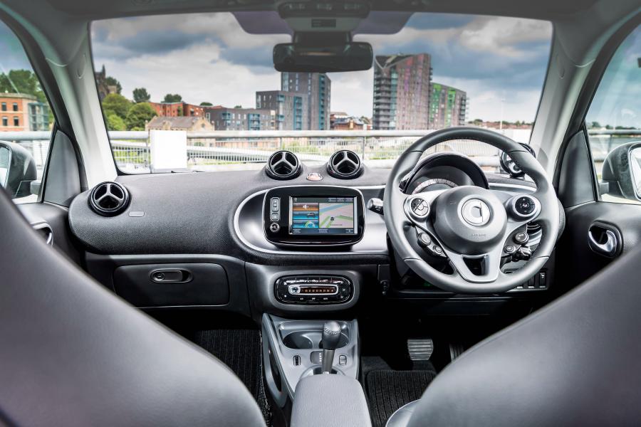 Торпедо Smart EQ ForTwo Prime Coupe (C453) 2018 года  (UK) (фото 29 из 35)